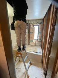 ウエーブ＆スプレー水流で節水しながら軽快な浴び心地　目黒区N様邸